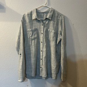 Kuhl Women's Button-Front Long-Sleeve Shirt in Light Gray